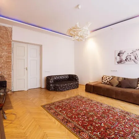 біля площі ринок Apartment