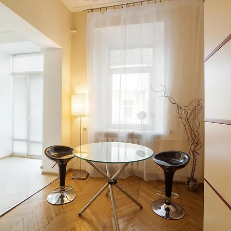 біля площі ринок Apartman