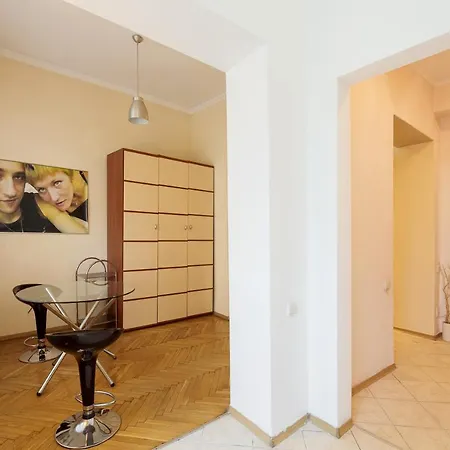 Apartment біля площі ринок *