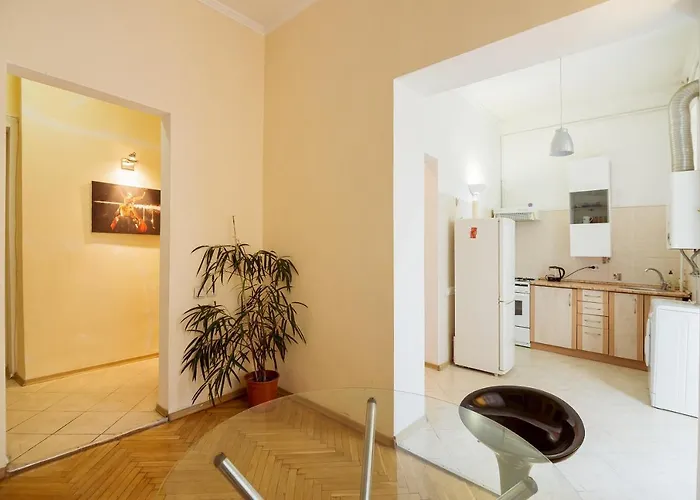 біля площі ринок 리비프