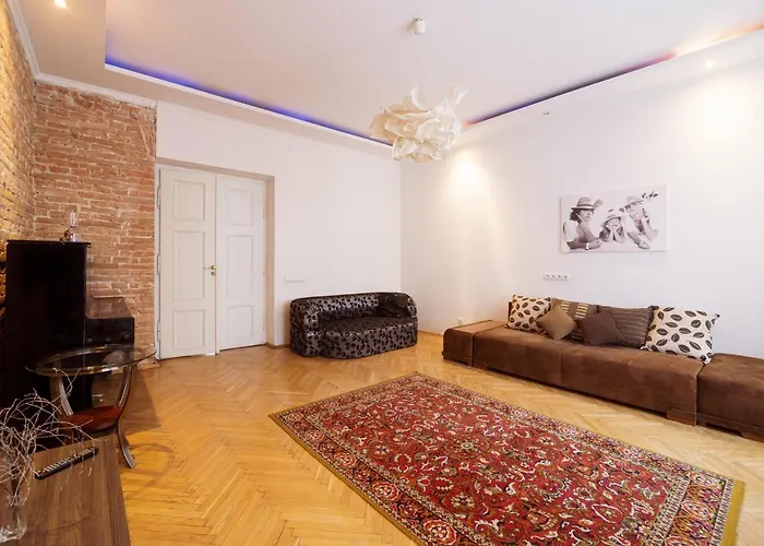 біля площі ринок 아파트