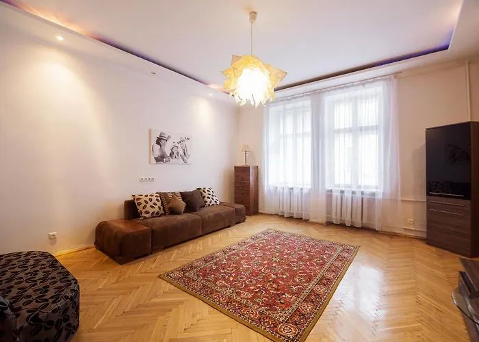 біля площі ринок * Λβιβ